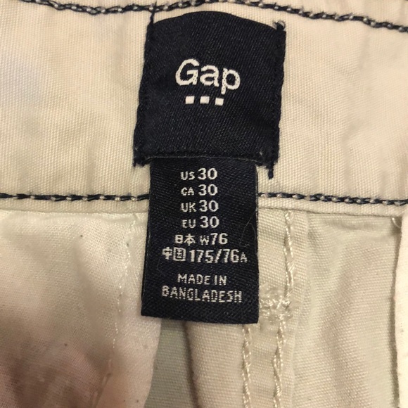 Bundle of 2 pair of Men’s shorts GAP - Picture 3 of 7